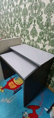 Компютер столи яхши холатда мебели яхши сифатли