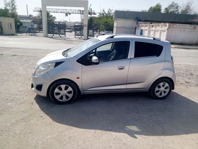 Chevrolet spark sotiladi srochna