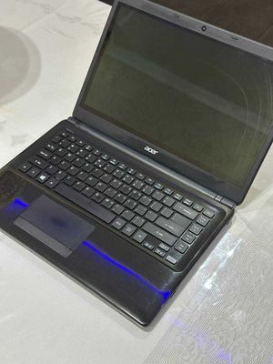 Acer Aspire E1-470 noutbuki