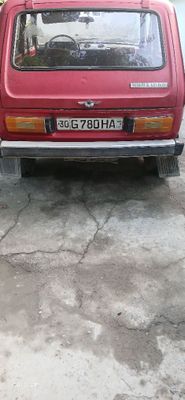 Moshina yurib turibdi