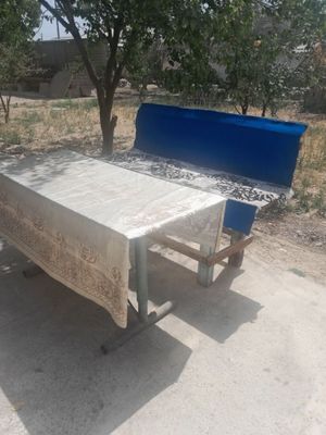 Стол стул бакуват