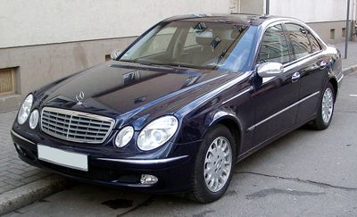 Mercedes w211 sotiladi