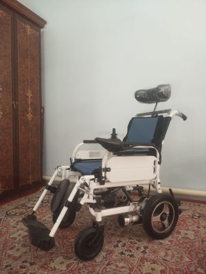 Elektro kolyaska/ invalidi bor odamlar uchun.