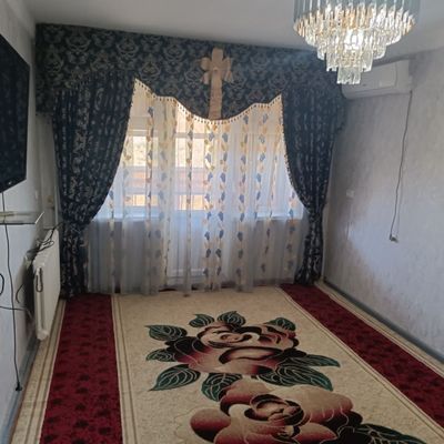 Urganch sh. Markazida 2 xonali kvartira sotiladi