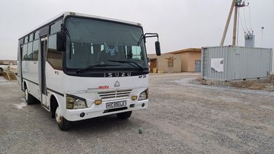 Isuzu avtobus 2009