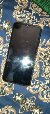 Redmi 7 xotira 32  shishgan xolati yaxshi