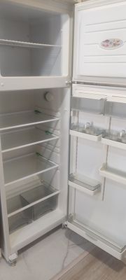 Срочно продам холодильник УСТА КУРИШ КЕРАК