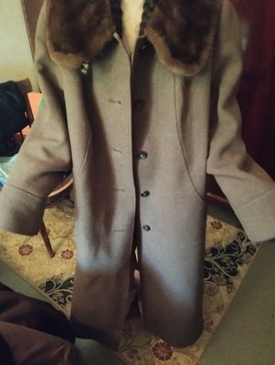 Продам пальто, воротник мех