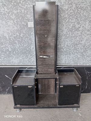 Podstavka mebel.