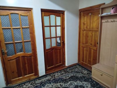 Кора Камиш 2/1 да 3 хона 2 этаж ижарага берилади