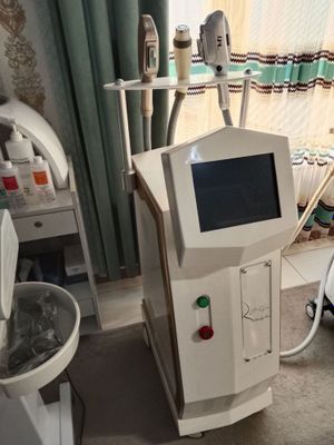 Lazer / IPL kosmetologik apparat
