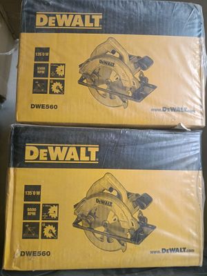 Циркулярная пила DeWALT DWE560