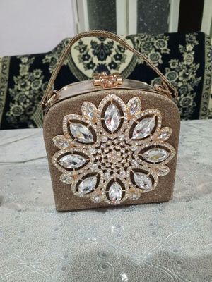 Yangi Sumka sotiladi