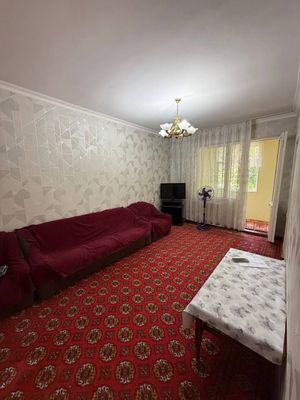 Юнусабад 15. 2х комнатная 2/2/4. Петушок.