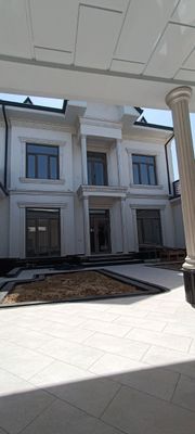 Срочна прадаёция охунбобев 3.3 сотих 5 та хона 2 та хол