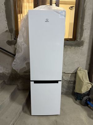 Xolodilnik Indesit 2 m