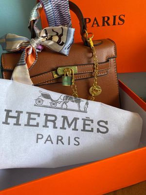 Sotiladi. Hermes sumka Narxi 50.000