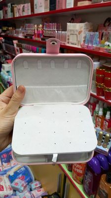 Taqinchoqlar uchun organayzer kottasi