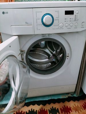 Продам стиральную машину LG 5 кг, б/у