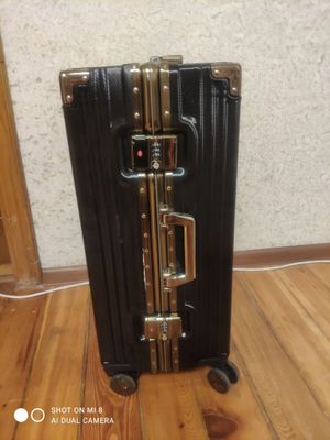 Чемодан с кодовым замком.