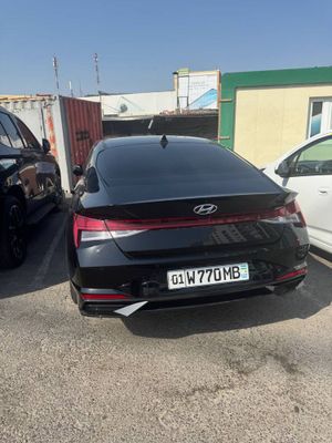 Hyundai Elantra 2 pozitsiya Full+Luk Sotiladi
