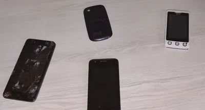 Сдаю старые телефоны! Они не рабочие!