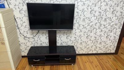 Телевизор LG в очень хорошем состоянии