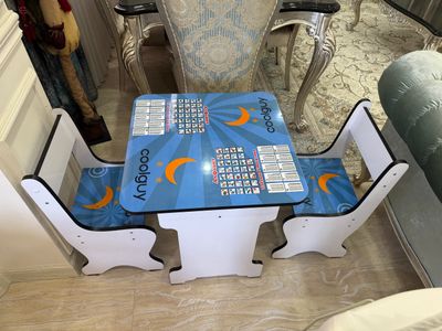 Детский стол со стульями