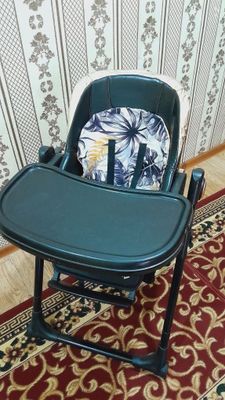 Bolalar ovqatlanish stulchasi