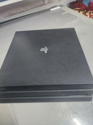 Продается игровой консол Sony Playstation 4 PRO