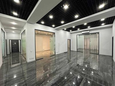 Продается Офис с арендатором в Новостройке на Ц-1 290м2 6 комнат
