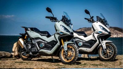 Макси скутер ADV300