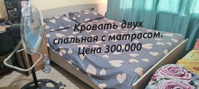 Кровать с матрасом