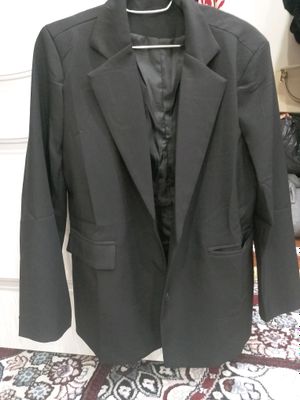 женский пиджак , классический, состояние новый