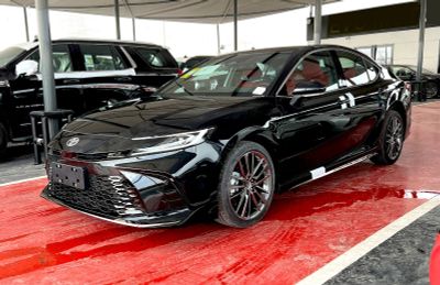 Toyota camry 2.5 hybrid 2025 bez rastamojka