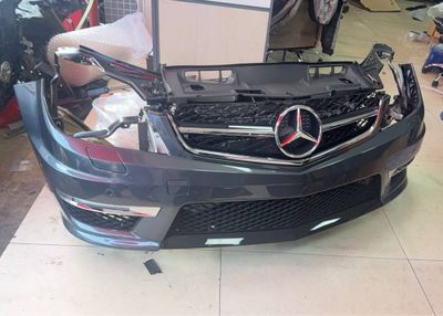 к продаже комплект ноуската без оптики для Mercedes-Benz W204 AMG