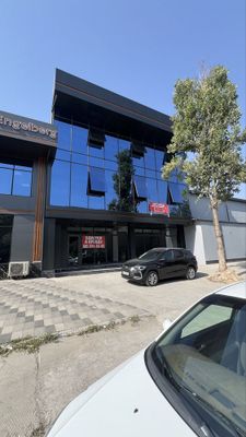 Сдаётся в аренду нежилое помещение вдоль дороги под офис.