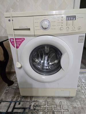 Продаётся стиральная машина LG 5 кг