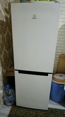 Indesit xolodilnik sotiladi xolati ideal