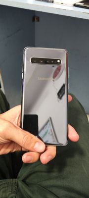 Samsung S10 5G .