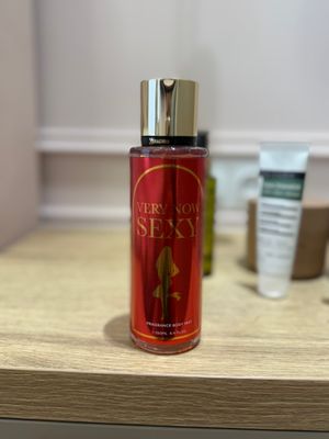 парфюмированный спрей для тела Victoria's Secret
