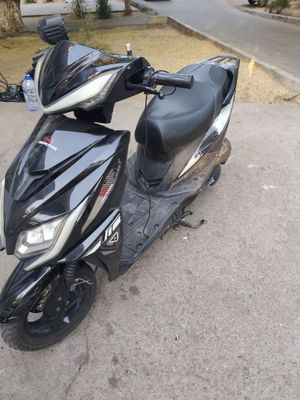 Skuter Largo sotiladi