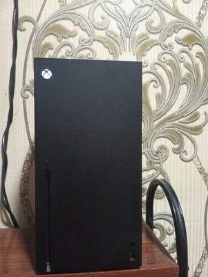 Xbox series X sotiladi 2 ta pulti blan