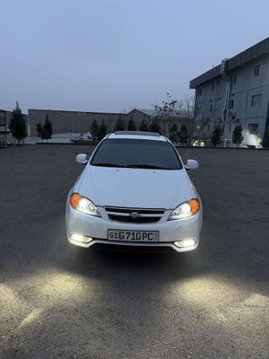 Продам Gentra 3 A/T 2018 ,белый ,103000 км бензин