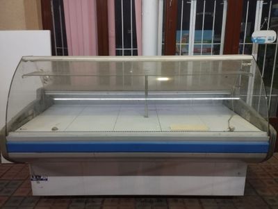 Продам холодильник витрина