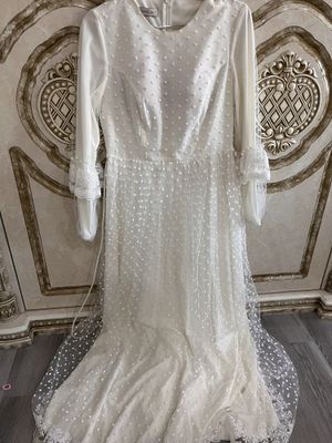 Платье белое с гепюром