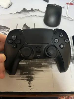 Продается оригинальный почти новый Dualsense на PS5