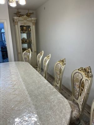 Мехмонхона учун мебел стол стуллар тўплами