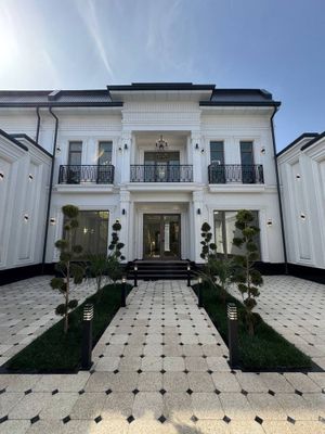 Уч Кахрамон 3,5соток 6комнат +Холл 340м2 5санузел Ор: Парвоз Срочна