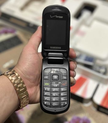 Perfectum telefon Verizon gusto 2 + bonus nomer